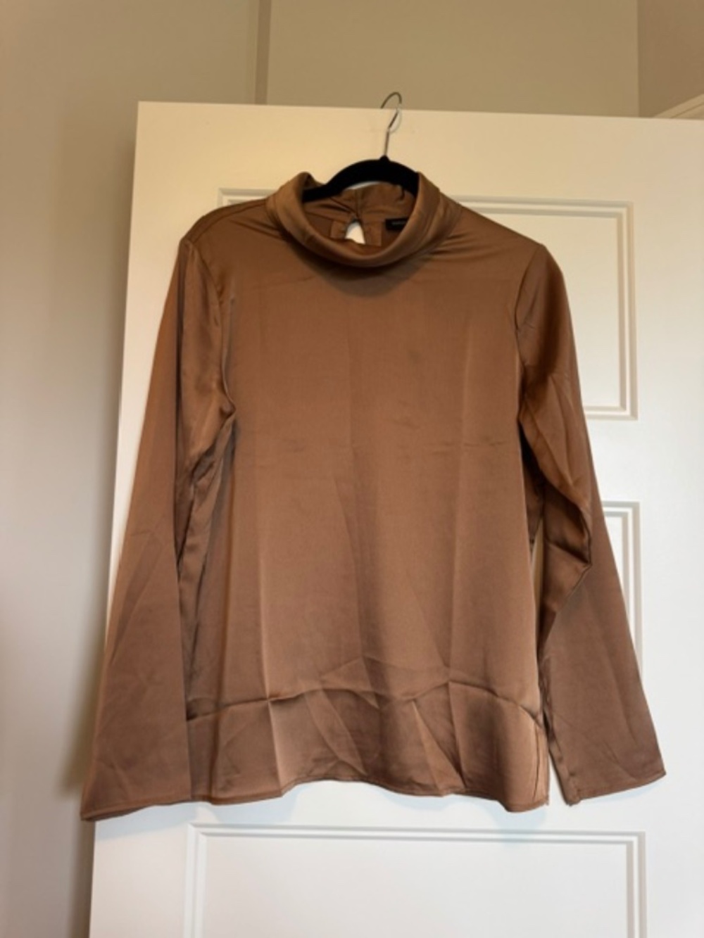 NWT Banana Republic Copper Satin blouse with Mock Neck and keyhole Back